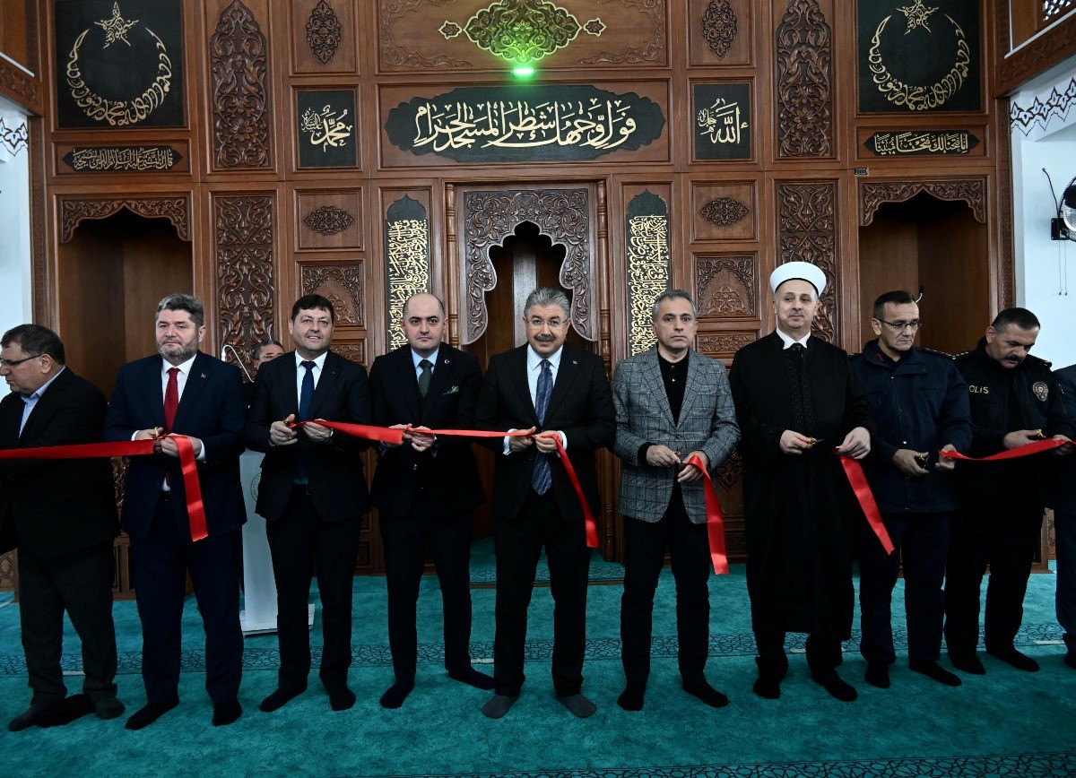 Osmaniye’de depremde yıkılan Çardak Köyü Camii yeniden ibadete açıldı
Osmaniye’de depremde yıkılan Çardak Köyü Camii yeniden ibadete açıldı