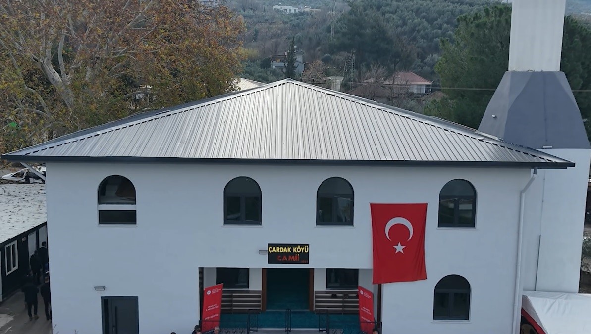Osmaniye’de depremde yıkılan Çardak Köyü Camii yeniden ibadete açıldı
Osmaniye’de depremde yıkılan Çardak Köyü Camii yeniden ibadete açıldı