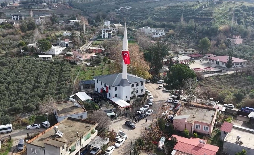 Osmaniye’de depremde yıkılan Çardak Köyü Camii yeniden ibadete açıldı
Osmaniye’de depremde yıkılan Çardak Köyü Camii yeniden ibadete açıldı