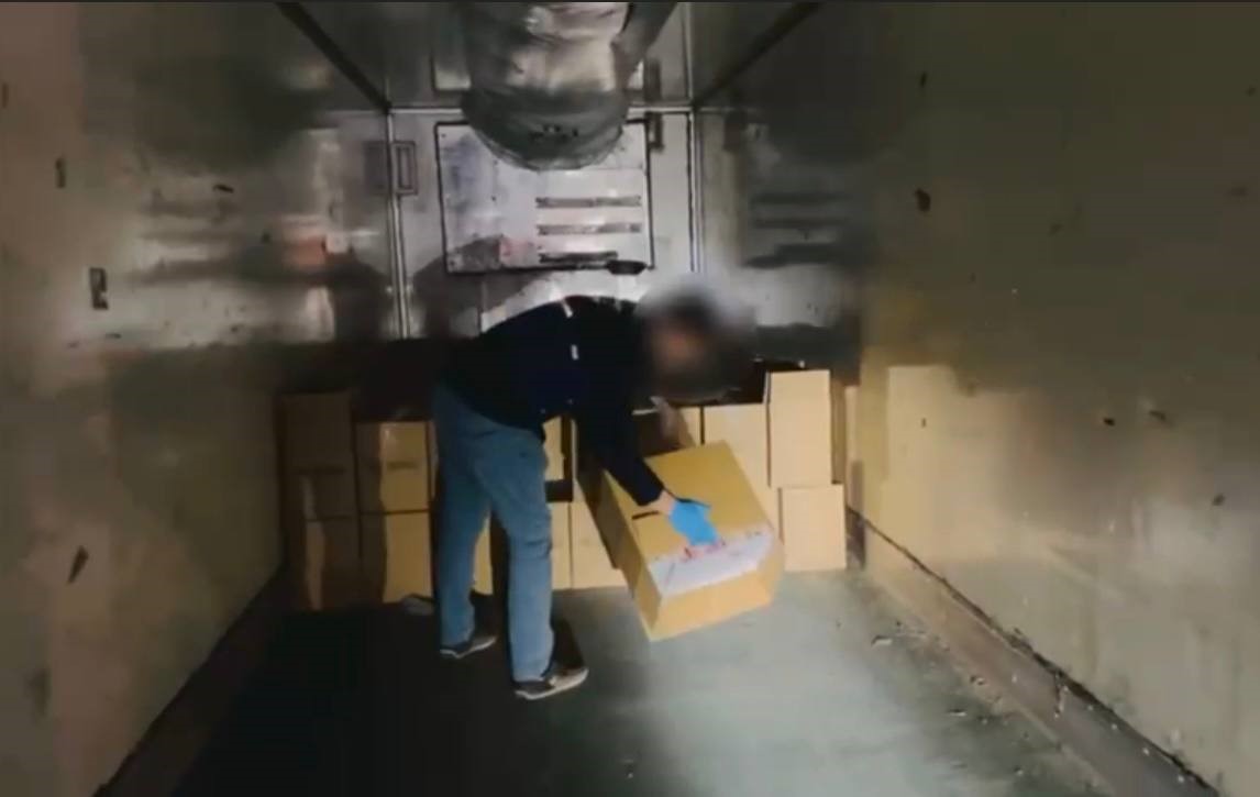 Osmaniye’de durdurulan tırda 1 milyon liralık kaçak makaron ele geçirildi
