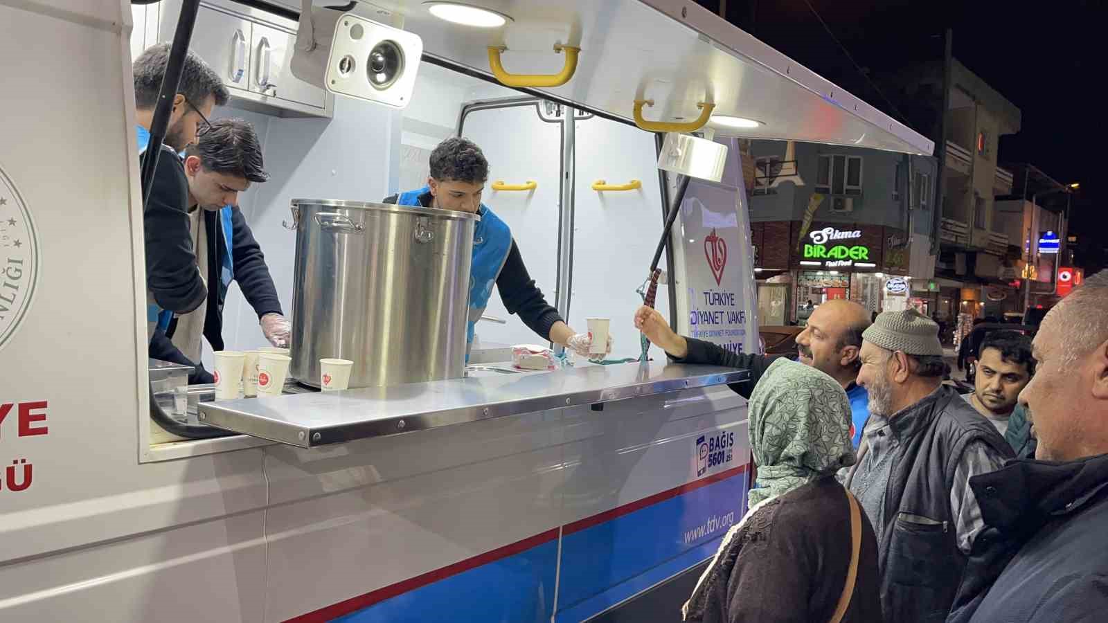 Osmaniye’de Kadir Gecesi’nde camiler doldu taştı
