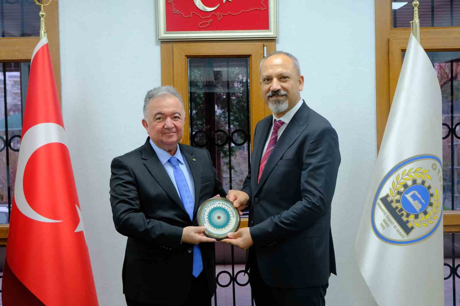 Osmaniye’de "Kadrajda Sanat, Haberde Gerçek" ve "Haberciliğin Yapay Zeka ile Dönüşümü" eğitimleri düzenlendi
