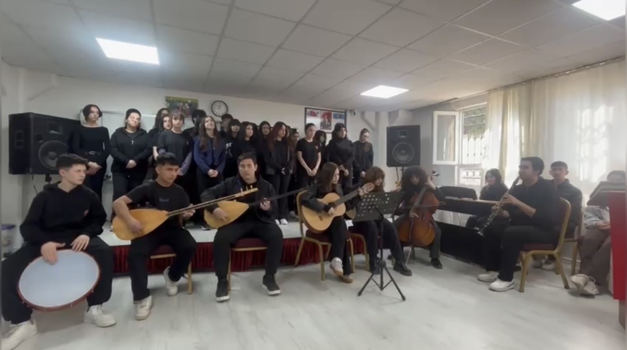 Osmaniye’de öğrencilerden İstiklal Marşı’nın kabulüne anlamlı etkinlik
