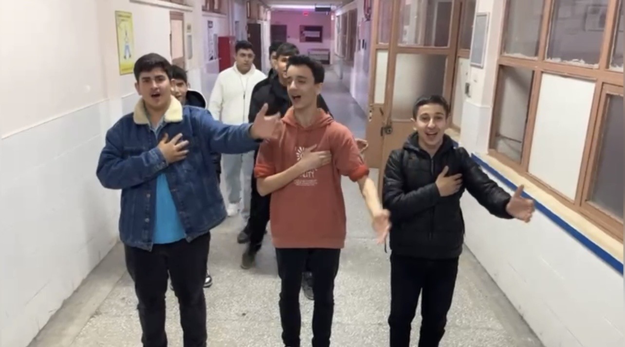 Osmaniye’de okullarda Ramazan coşkusu: Öğrenciler ilahiye hep bir ağızdan eşlik etti
