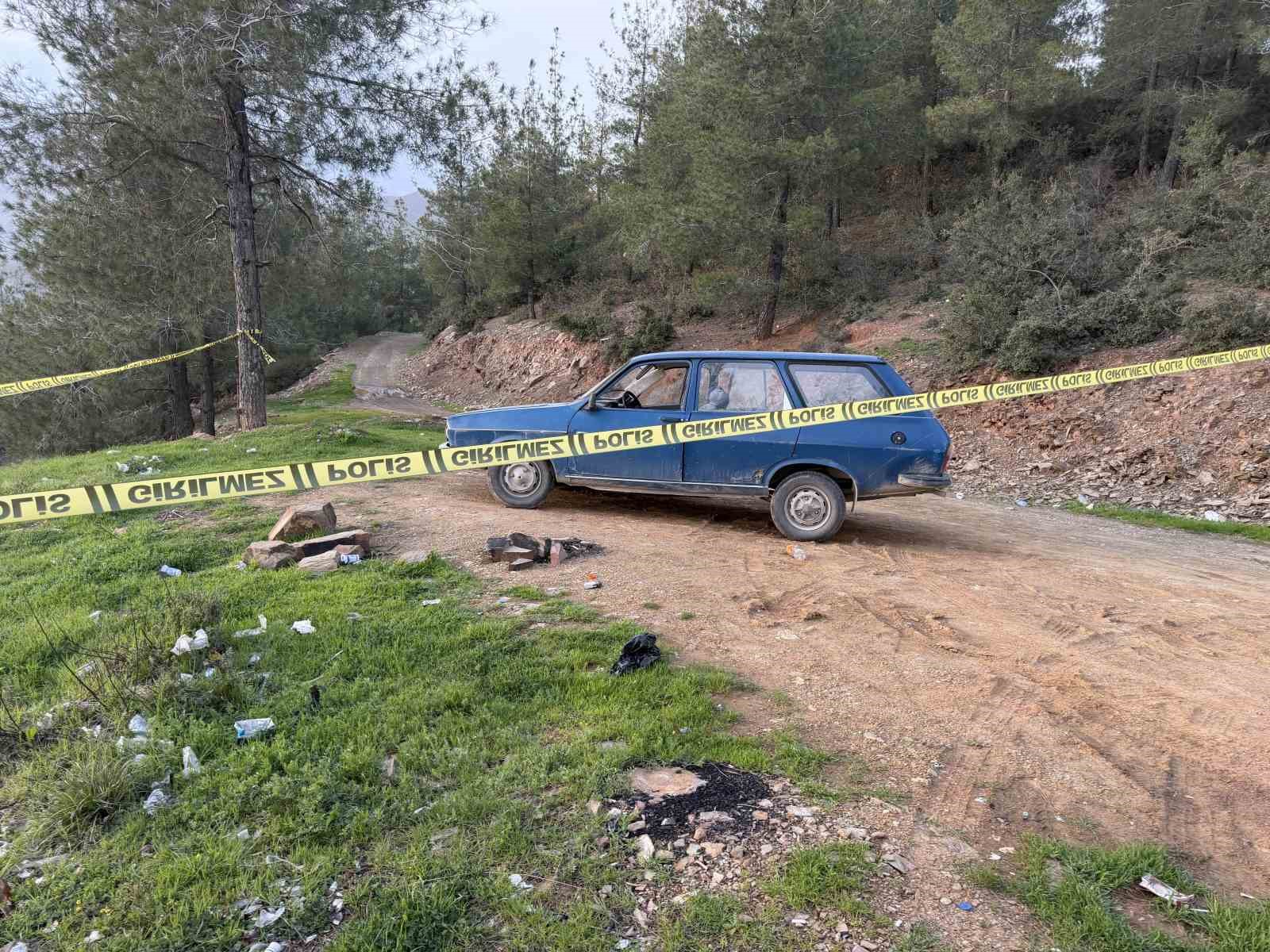Osmaniye’de park halindeki araçta erkek cesedi bulundu
