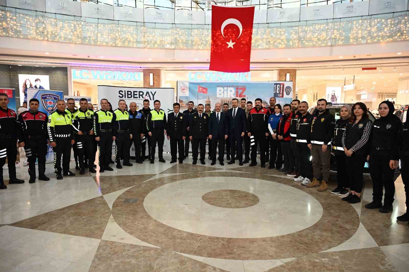 Osmaniye’de Polis Haftası’nda emniyetten bilgilendirme standı
