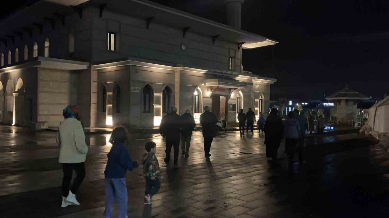 Osmaniye’de Ramazan ayının ilk teravi namazı kılındı
