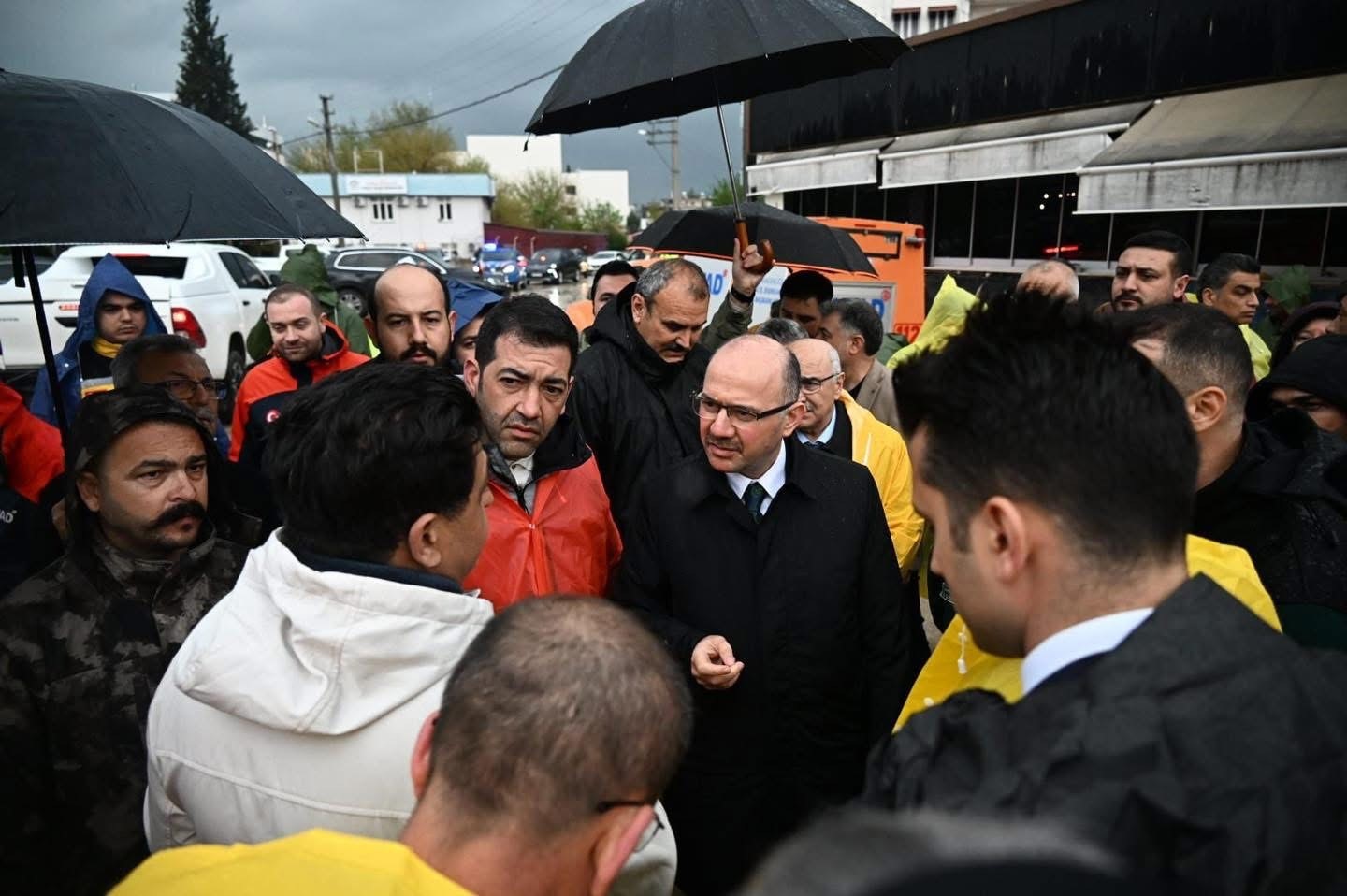 Osmaniye’de sel alarmı: 251 araç, bin 93 personel görevde
