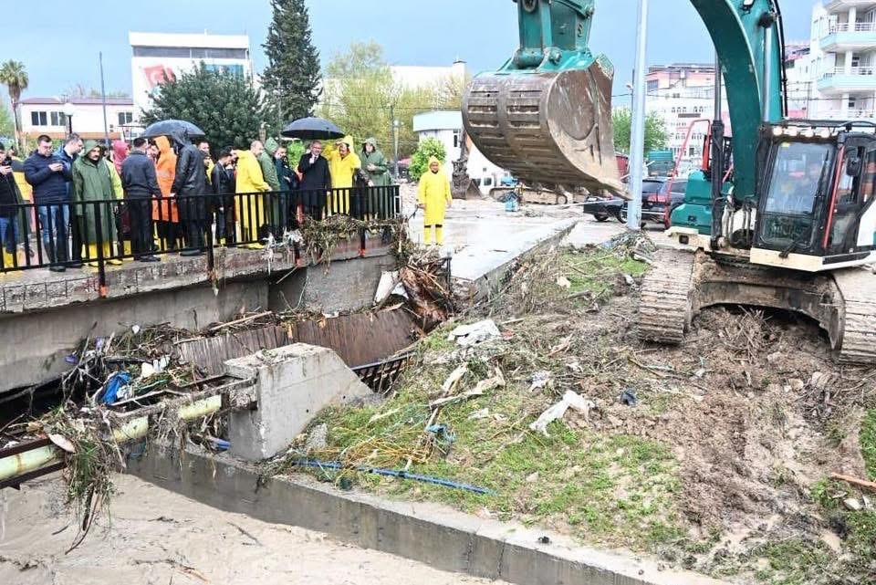 Osmaniye’de sel alarmı: 251 araç, bin 93 personel görevde
