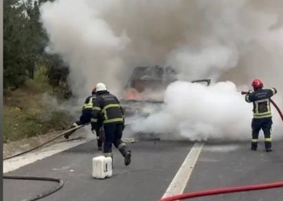 Osmaniye’de tarım işçilerini taşıyan minibüs yandı
