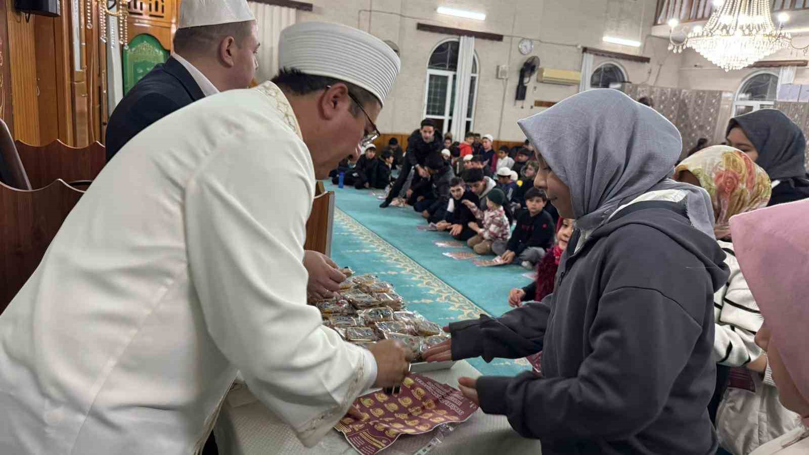 Osmaniye’de teravih namazı çocukların neşesiyle şenleniyor
