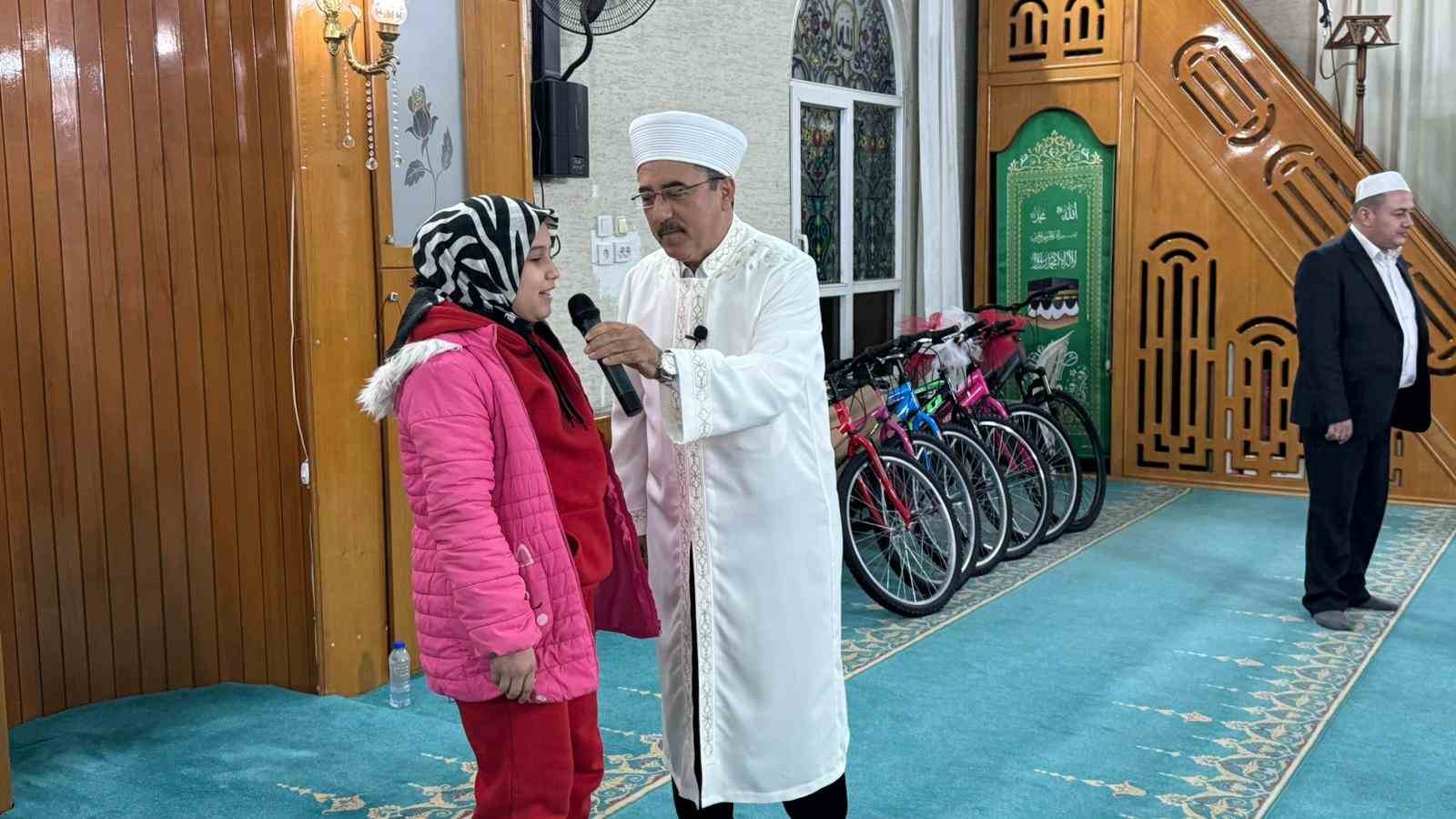 Osmaniye’de teravih namazı çocukların neşesiyle şenleniyor
