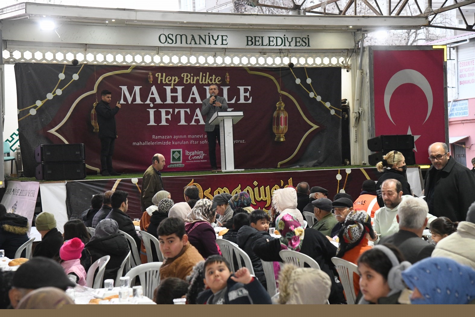 Osmaniye’de vatandaşlar iftar sofrasında buluştu
