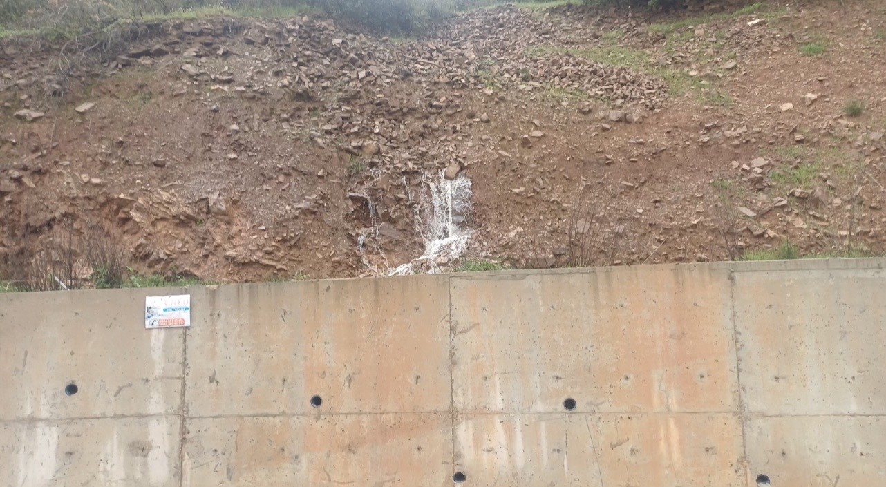 Osmaniye’de yağış sonrası heyelan: Bazı evlerin çevresinde çatlaklar oluştu
