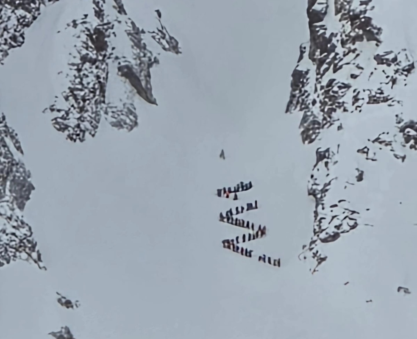 Osmaniyeli depremzede dağcılar Erciyes’te anma tırmanışı yaptı
