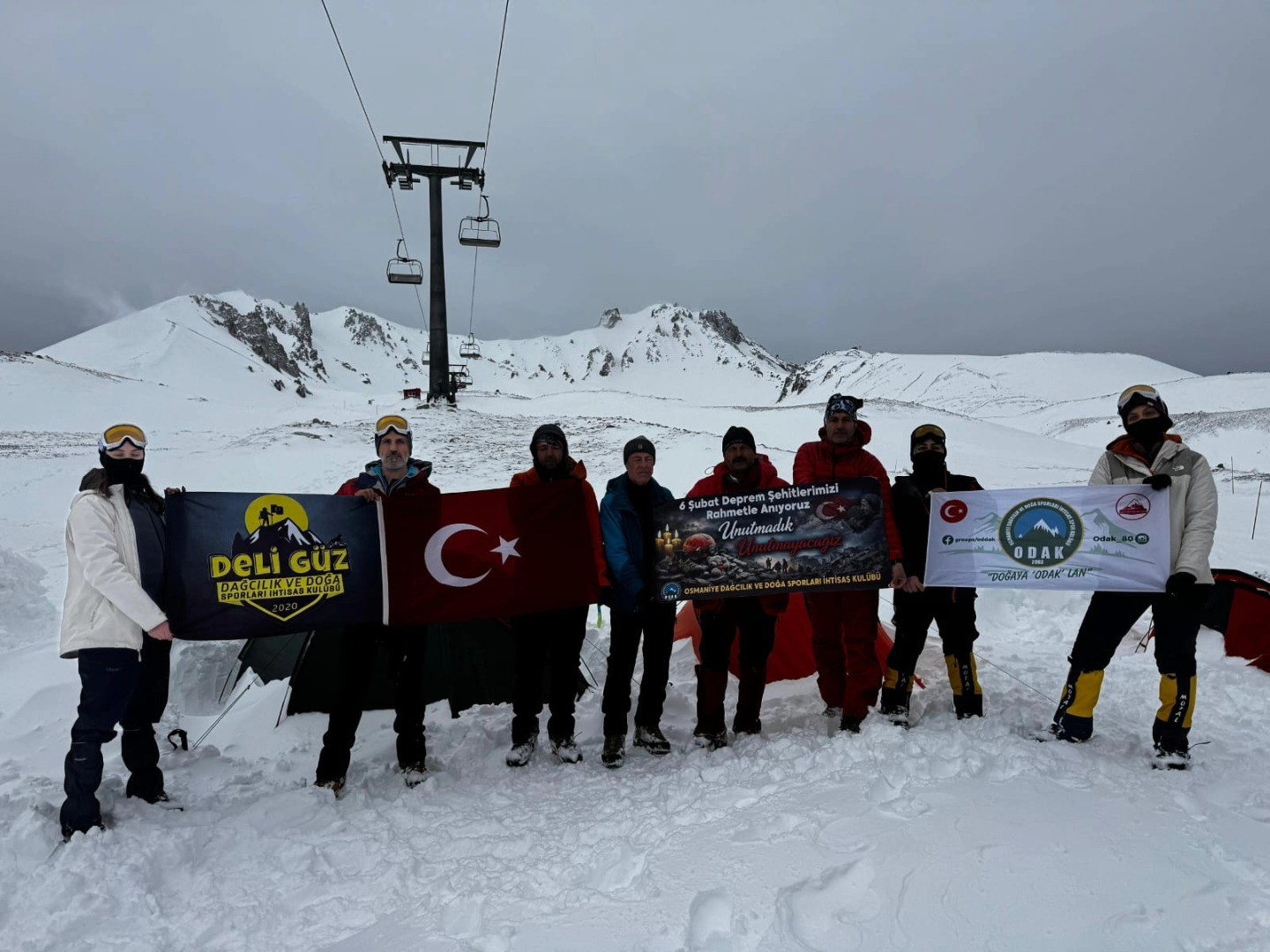 Osmaniyeli depremzede dağcılar Erciyes’te anma tırmanışı yaptı
