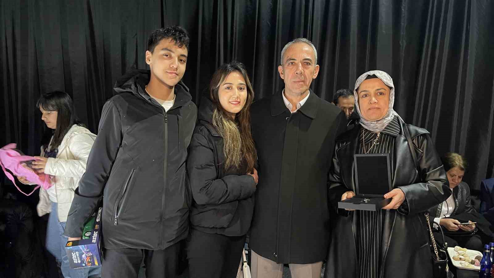 Osmaniyeli depremzedeler evlerine kavuştukları için mutlu
