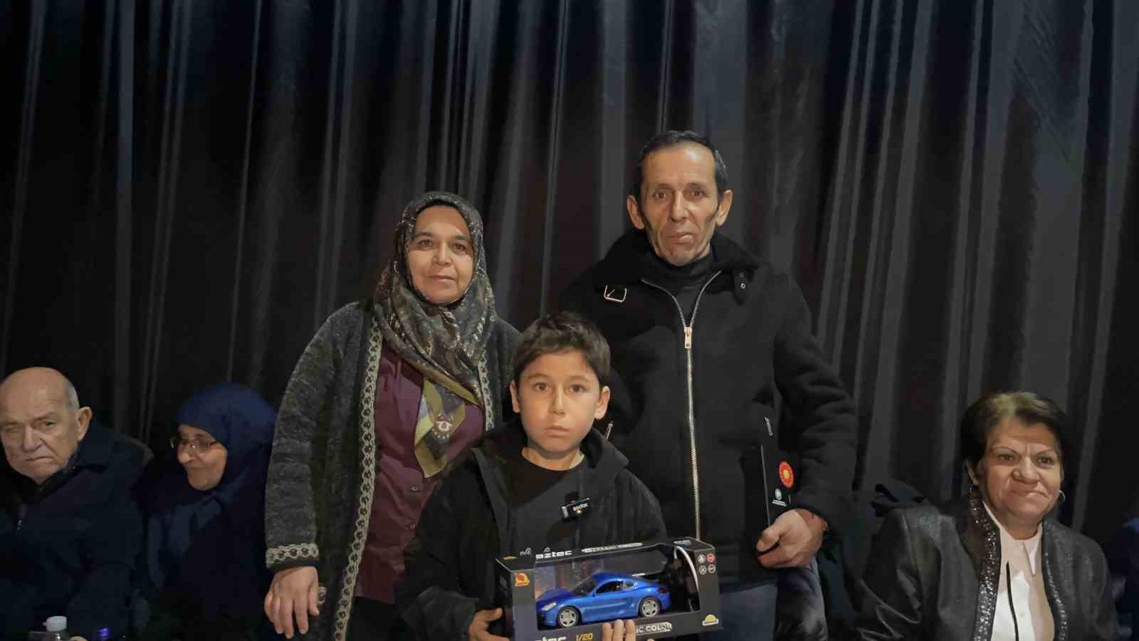 Osmaniyeli depremzedeler evlerine kavuştukları için mutlu
