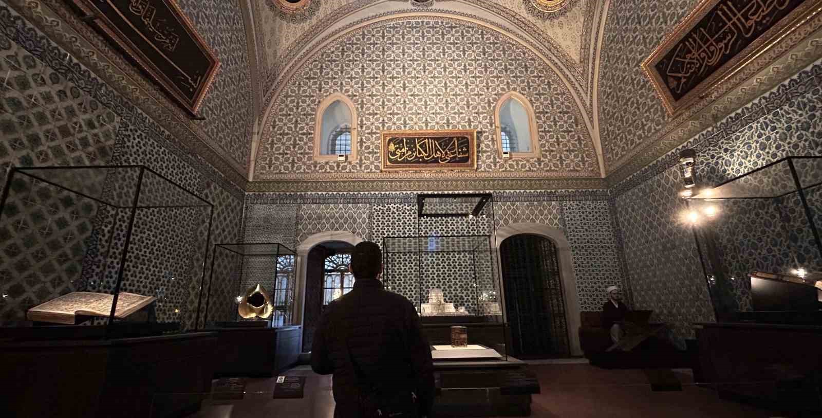 Osmanlı’nın en büyük mushafı Ramazan ayına özel ilk kez Topkapı Sarayı’nda sergide
