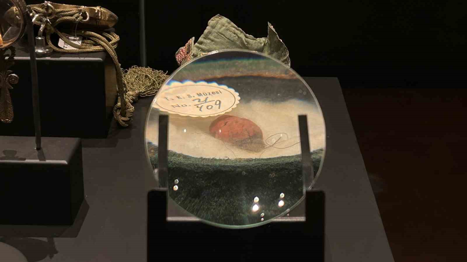 Osmanlı’nın en büyük mushafı Ramazan ayına özel ilk kez Topkapı Sarayı’nda sergide
