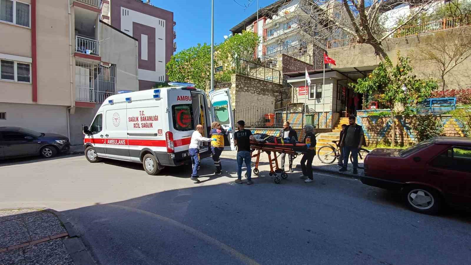 Ot toplamak istedi, 5 metreden aşağı düştü
