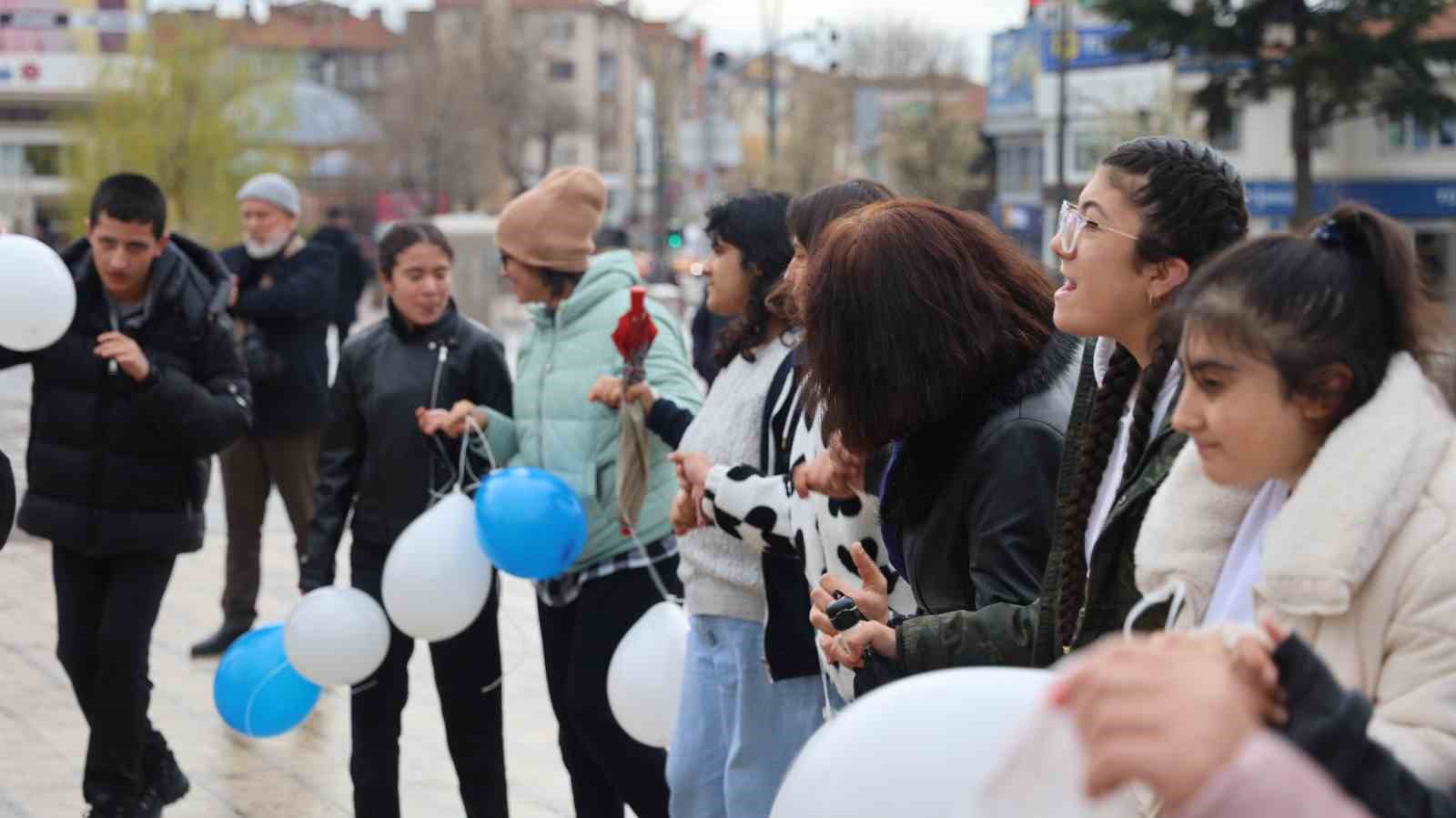 Otizm için Cacabey Meydanı’nda buluşma
