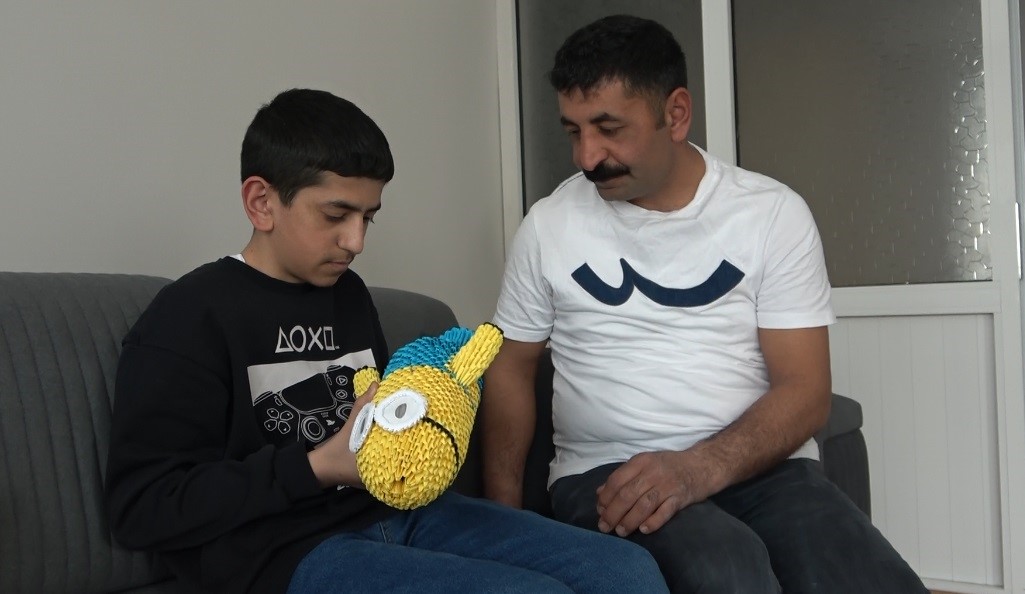 Otizmli Arda, origamiyle hayatına yön veriyor
