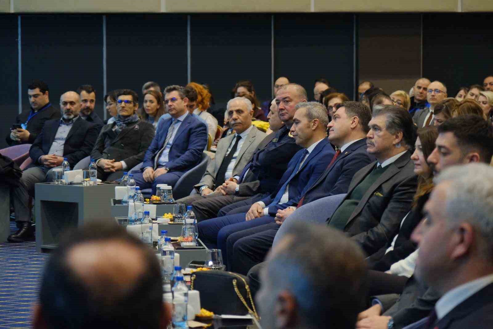 Otizmli gençlerin istihdamı için hazırlanan yol haritası tanıtıldı
