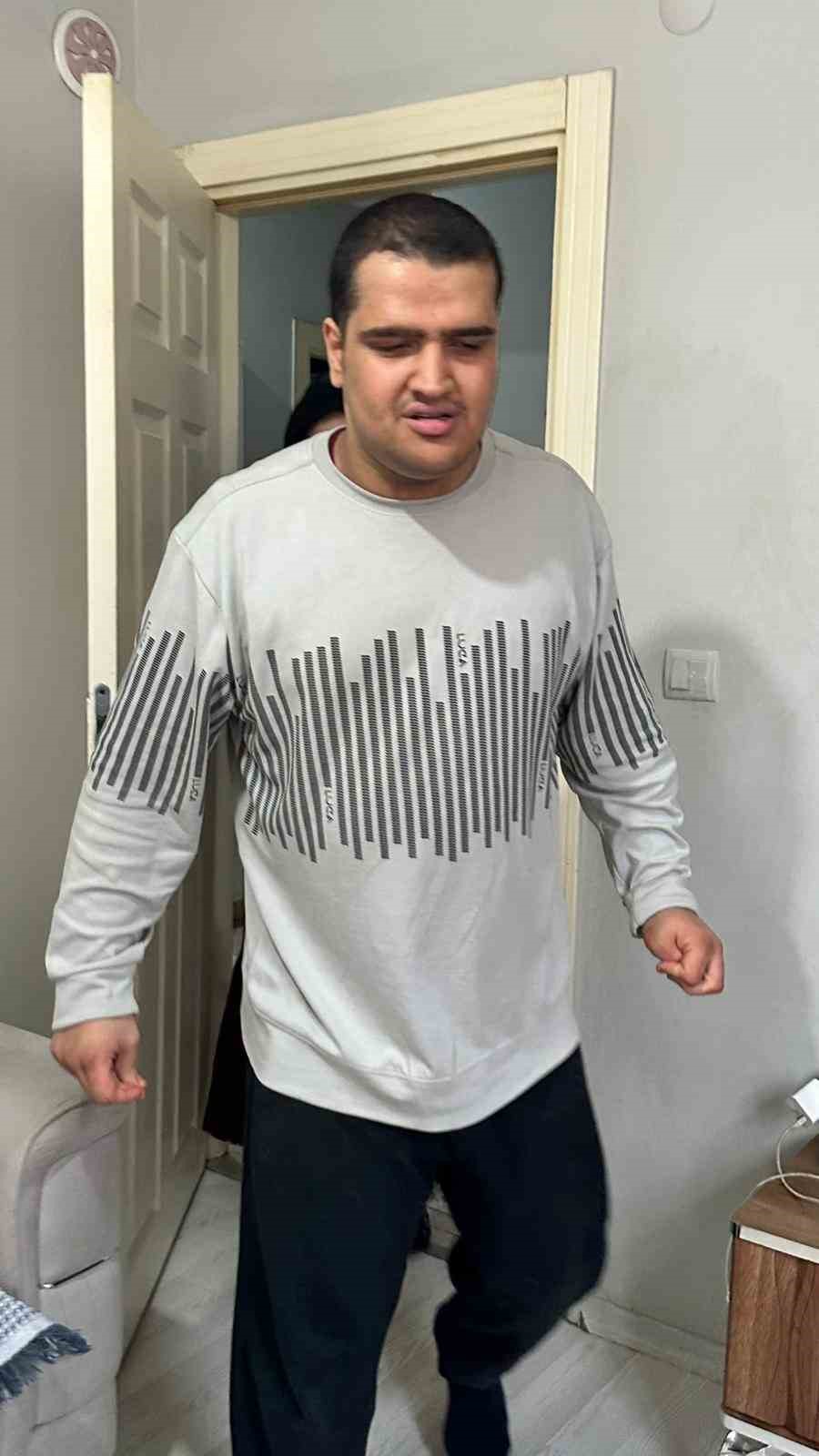 Otizmli öğrenciyi darbettiği iddia edilen öğretmene 15 bin liralık taksitli ceza ailenin tepkisine neden oldu
Otizmli öğrenciyi darbettiği iddia edilen öğretmene 15 bin liralık taksitli ceza ailenin tepkisine neden oldu