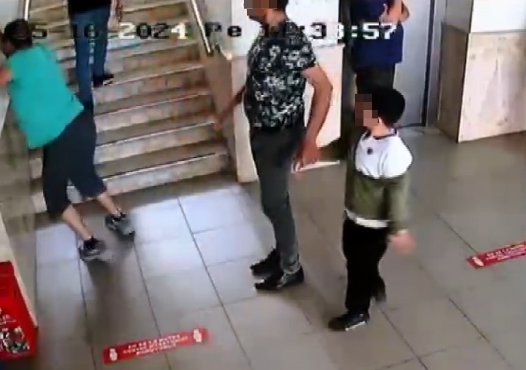 Otizmli öğrenciyi darbettiği iddia edilen öğretmene 15 bin liralık taksitli ceza ailenin tepkisine neden oldu
Otizmli öğrenciyi darbettiği iddia edilen öğretmene 15 bin liralık taksitli ceza ailenin tepkisine neden oldu