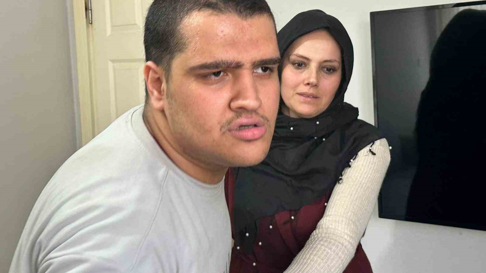 Otizmli öğrenciyi darbettiği iddia edilen öğretmene 15 bin liralık taksitli ceza ailenin tepkisine neden oldu
Otizmli öğrenciyi darbettiği iddia edilen öğretmene 15 bin liralık taksitli ceza ailenin tepkisine neden oldu