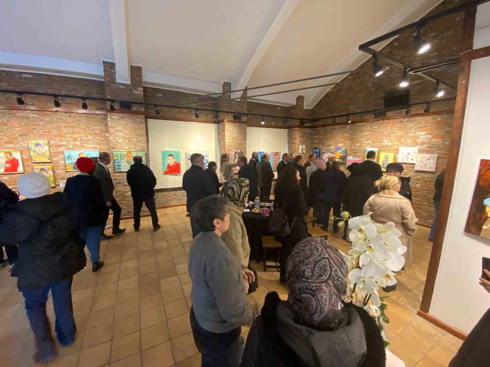 Otizmli ressam Alp Eren Candan’ın resim sergisi
Otizmli ressam Alp Eren Candan’ın resim sergisi