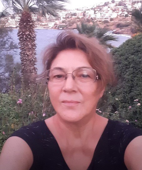 Otobüs kazasında hayatını kaybeden Eskişehirli Resmiye Göktepe son yolculuğuna uğurlandı
