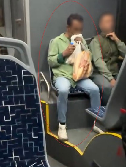 Otobüs yolculuğunda tedirgin eden anlar
