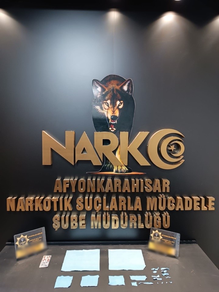 Otogarda otobüs bekleyen yolcu uyuşturucu ile yakalandı
