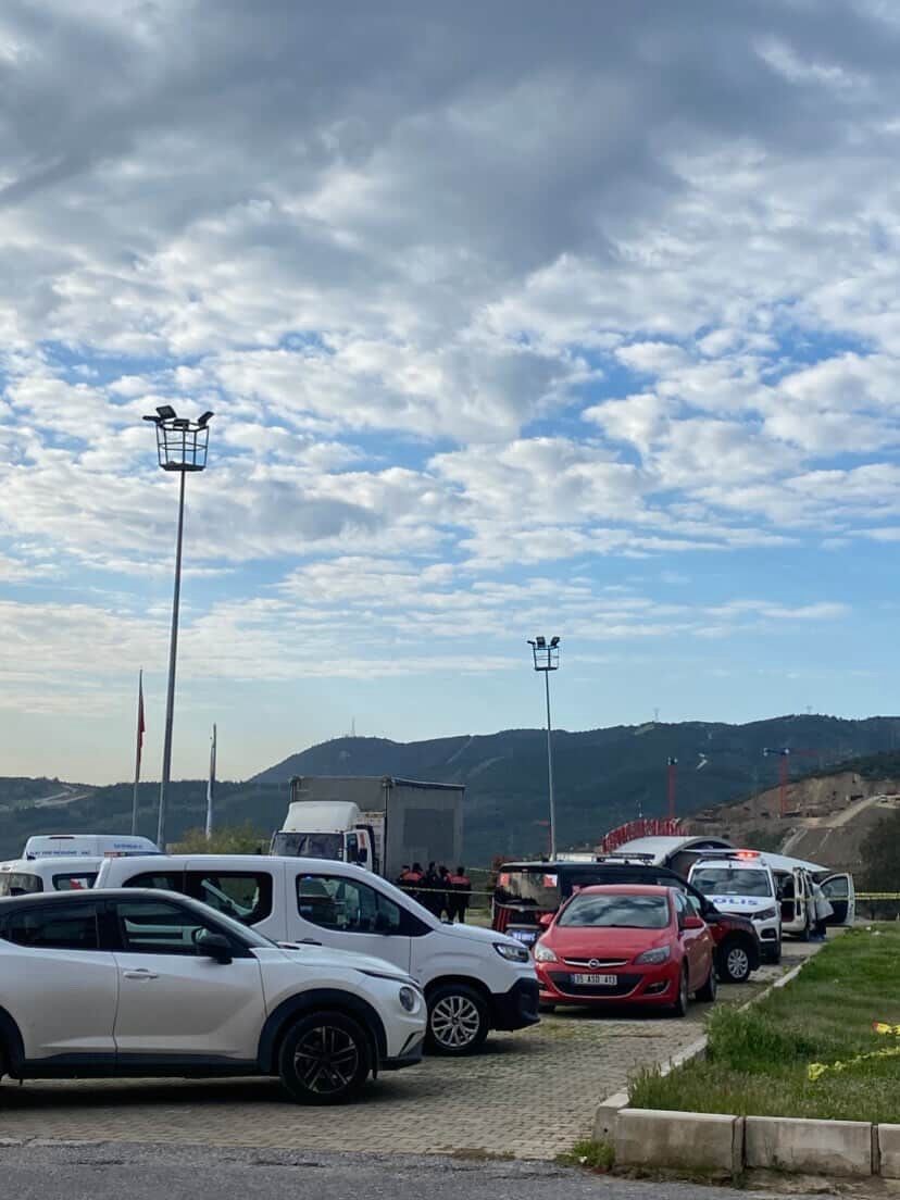 Otomobil içinde kanlı veda: Kadın öldü, şüpheli ağır yaralı
