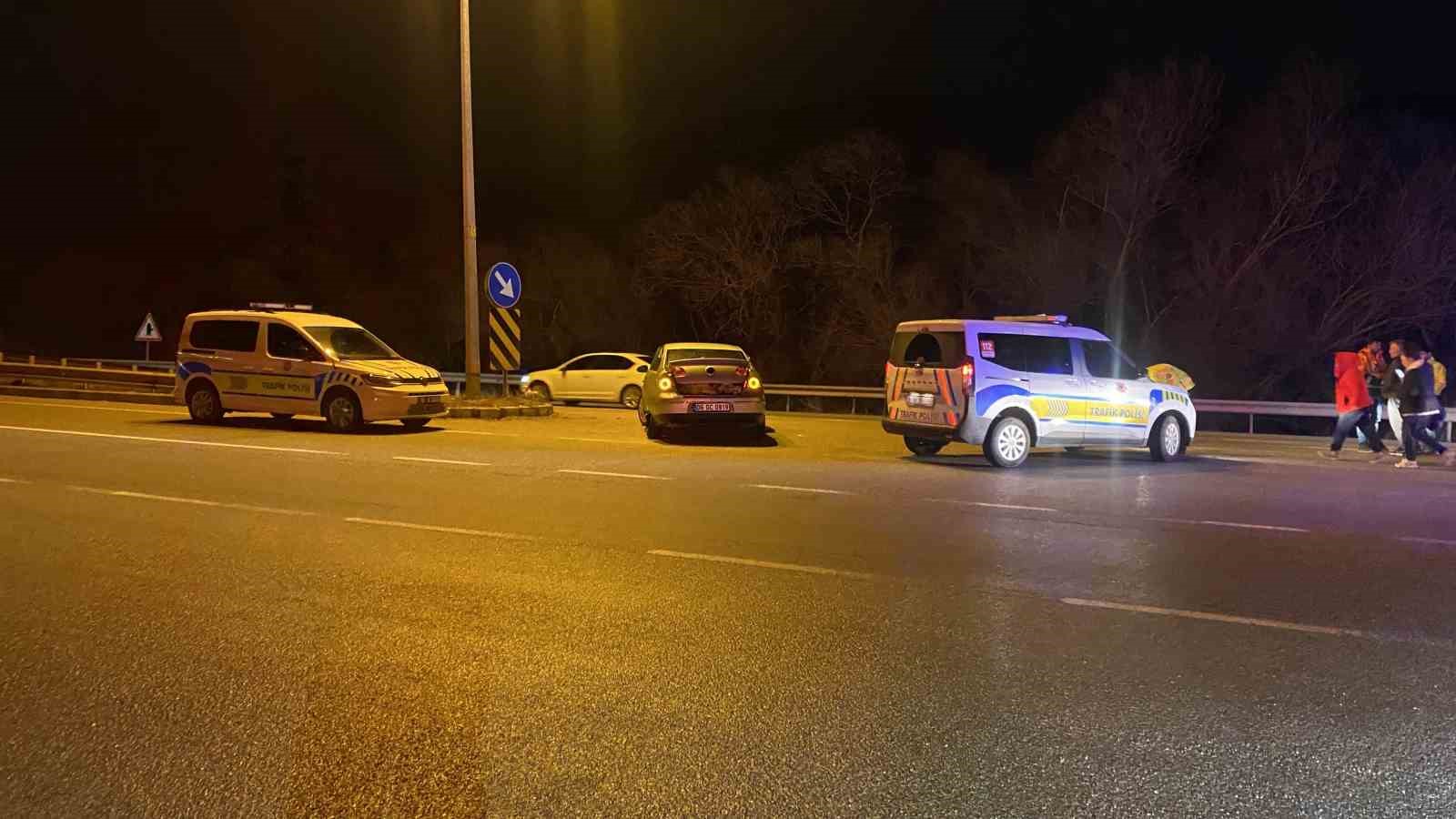 Otomobil ile hafif ticari araç çarpıştı: 5 yaralı
