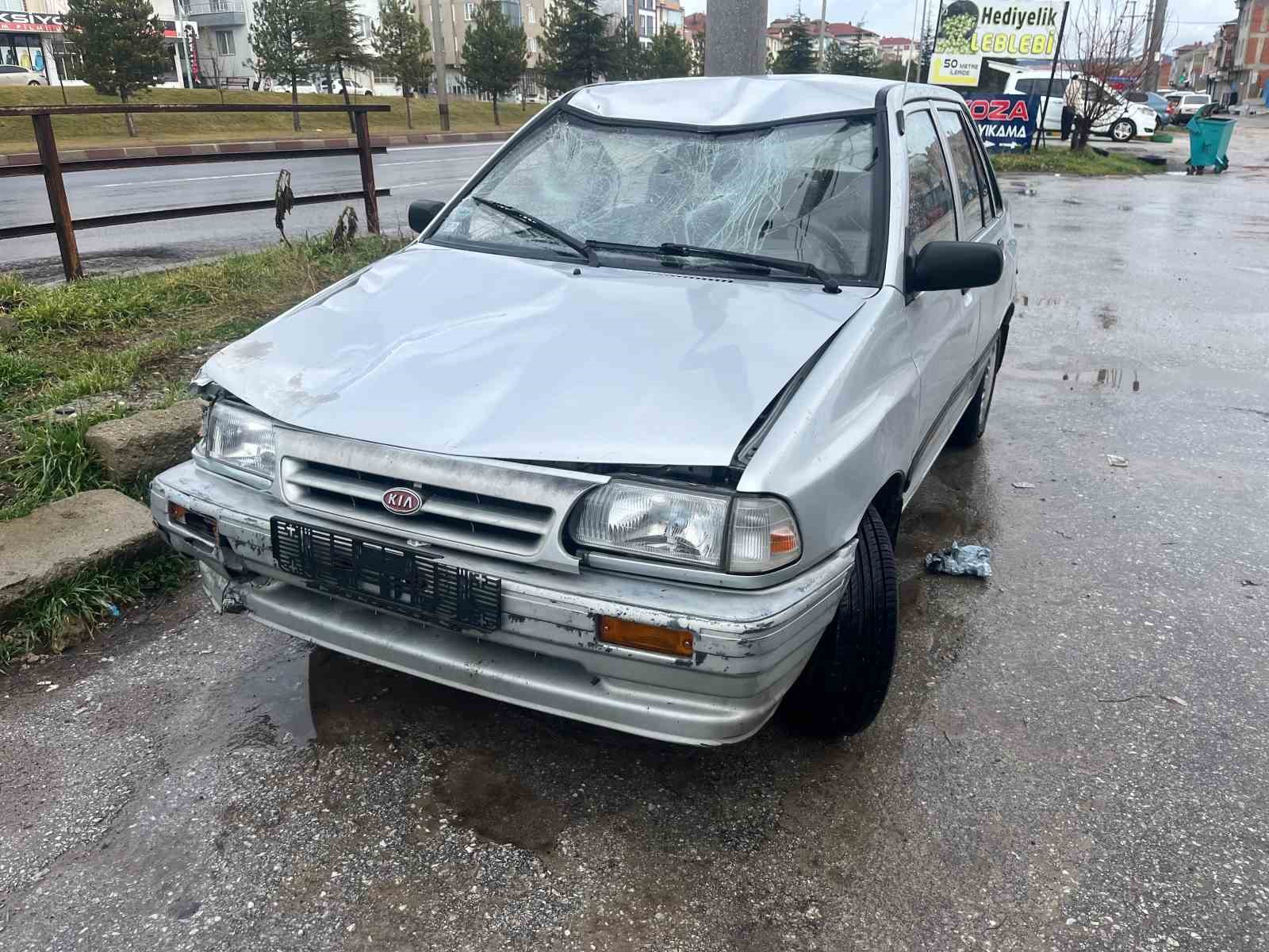 Otomobil ile motosiklet çarpıştı: 2 ağır yaralı
