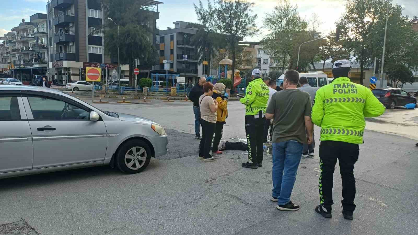 Otomobil ile motosiklet çarpıştı: 2 yaralı
