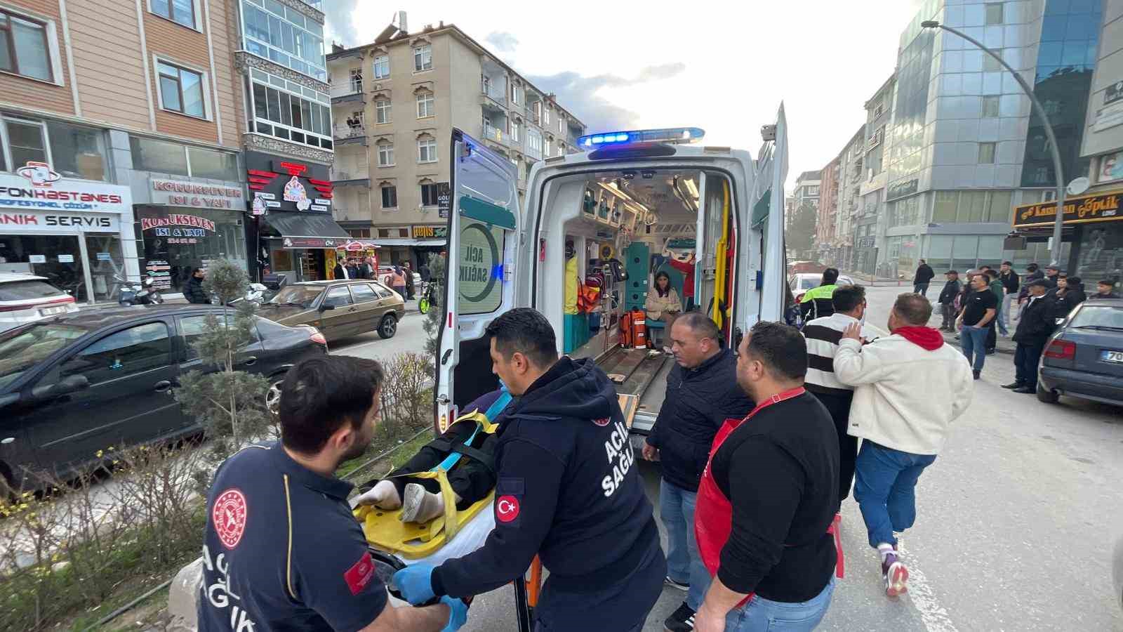 Otomobil refüjdeki dubalara çarptı: 1 yaralı
