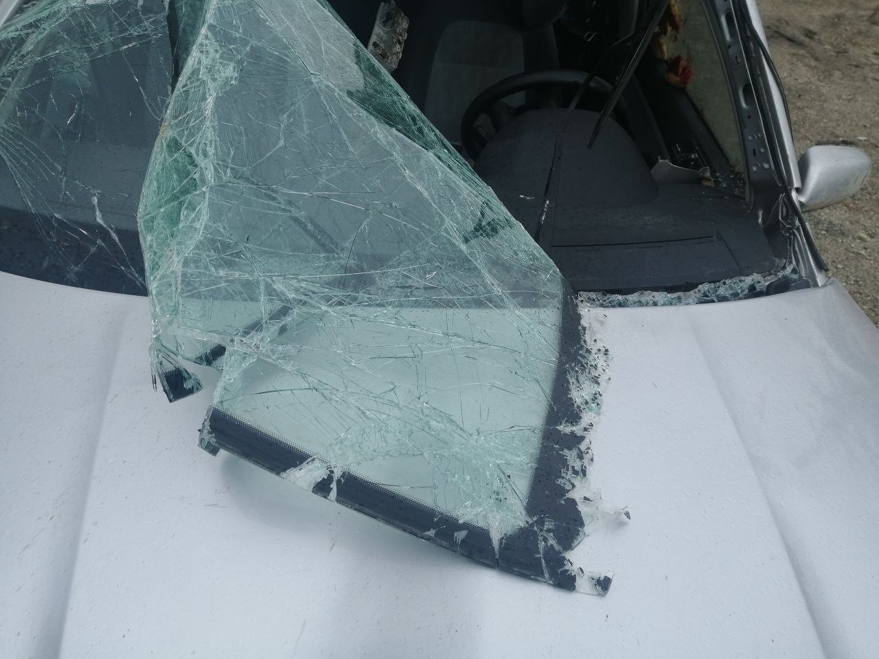 Otomobil şarampole yuvarlandı: Bangladeş uyruklu aynı aileden 1 kişi öldü, 3 kişi yaralandı
