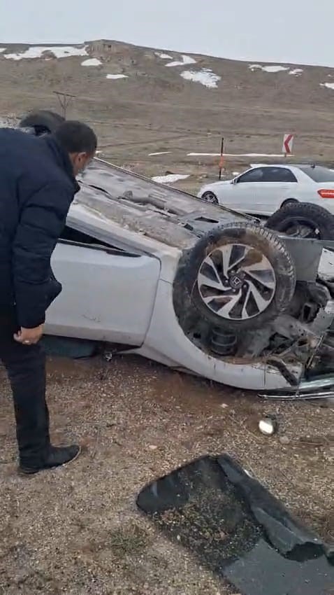 Otomobil takla attı, sürücü kazadan yara almadan kurtuldu
