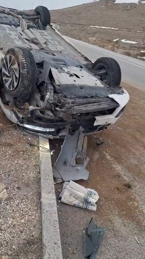 Otomobil takla attı, sürücü kazadan yara almadan kurtuldu
