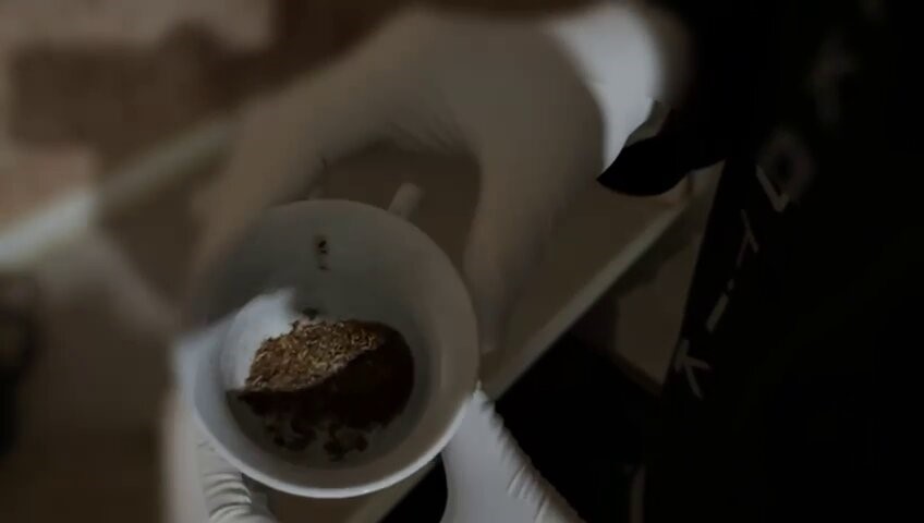 Otomobil ve elektrik panosuna zulalanan uyuşturucuları polis buldu: 3 tutuklama
