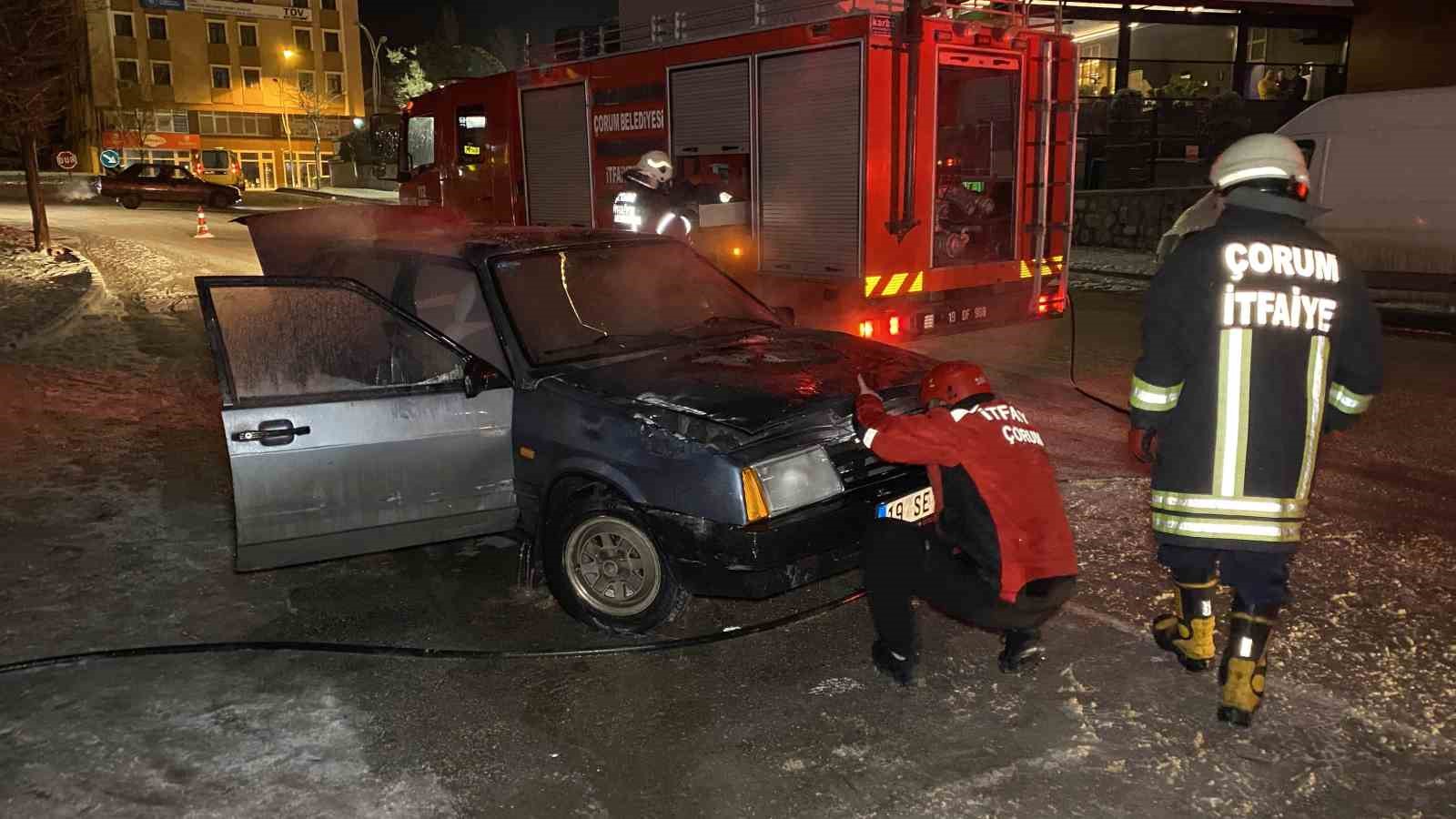Otomobili küle dönmekten itfaiye kurtardı

