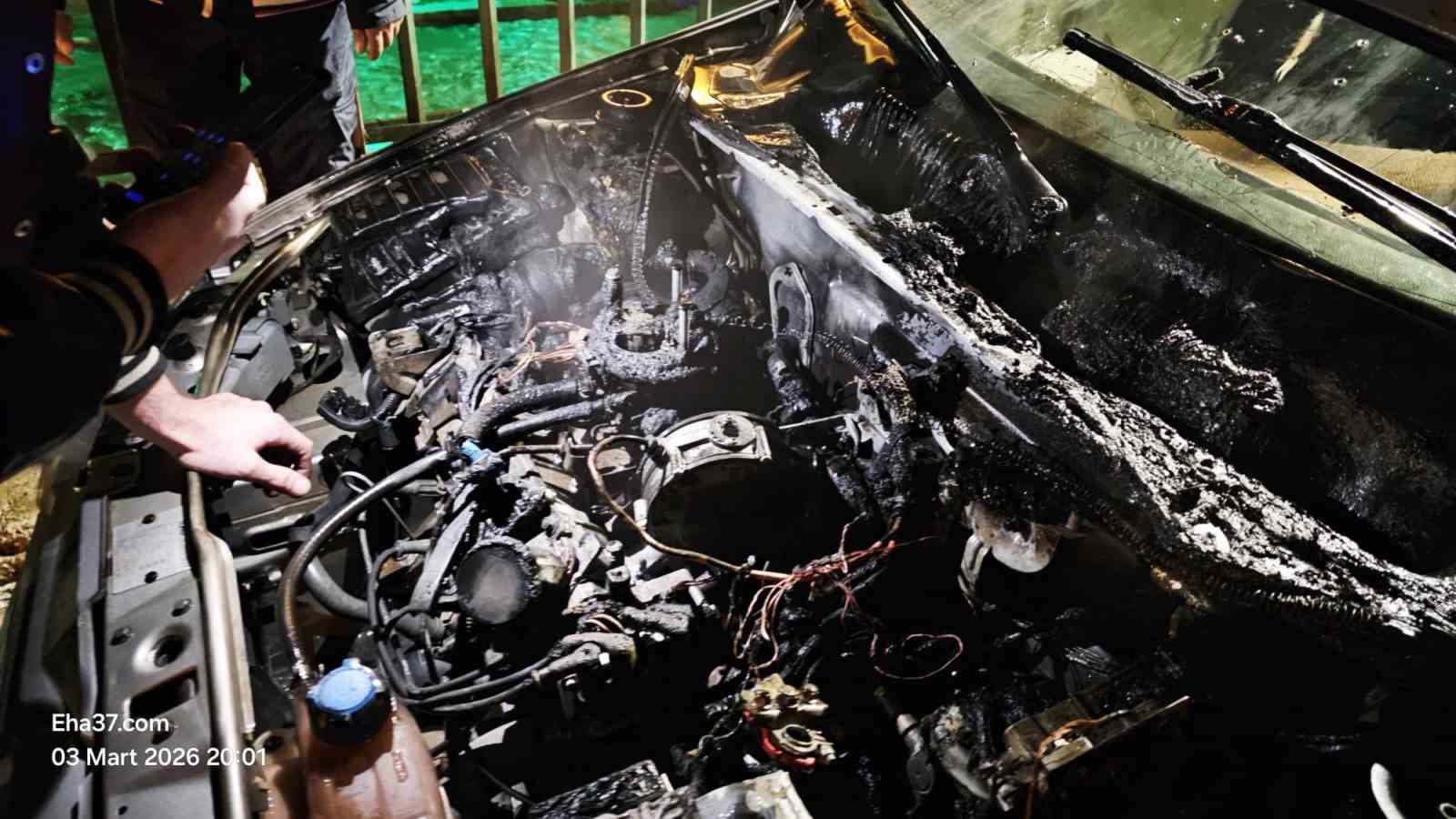 Otomobili küle dönmekten itfaiye kurtardı
