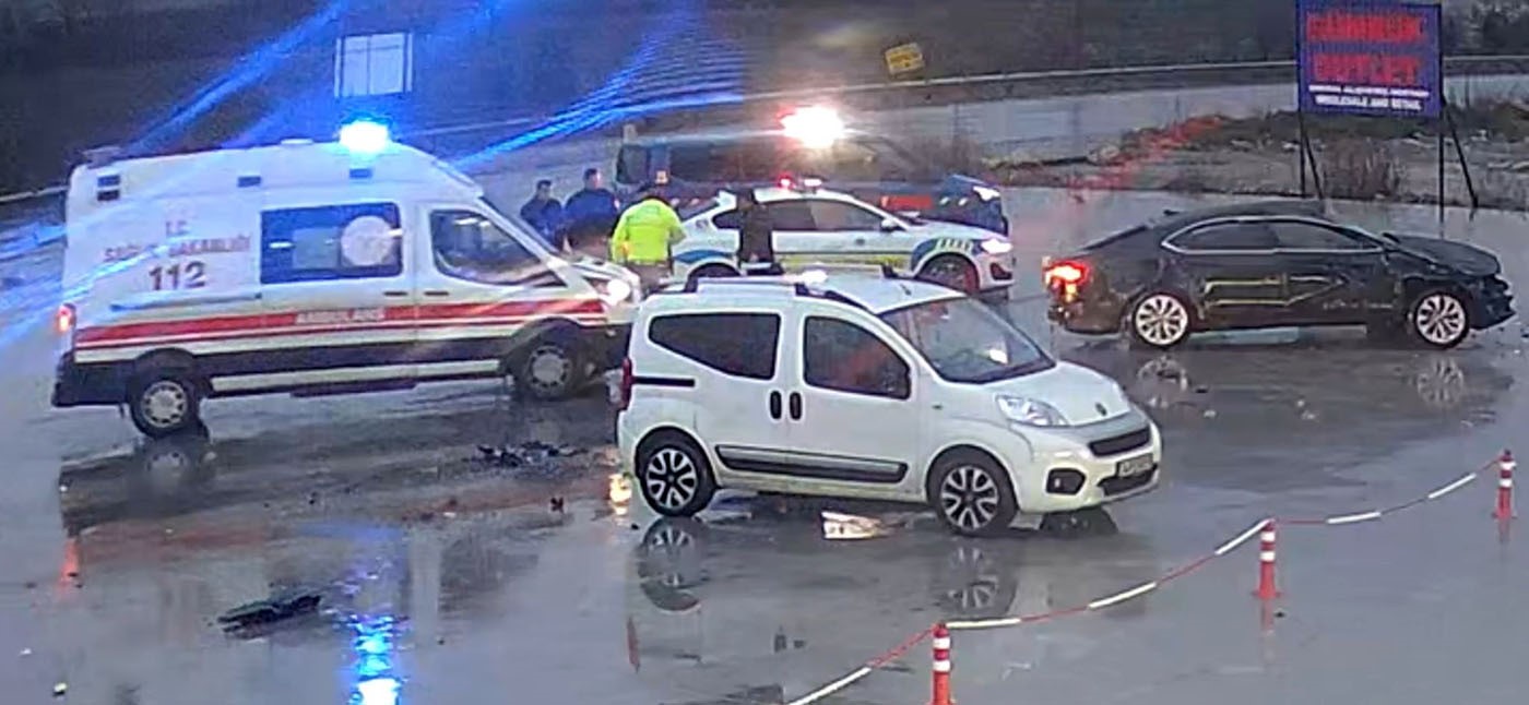 Otomobilin 60 metre boyunca defalarca takla attığı kaza kamerada
