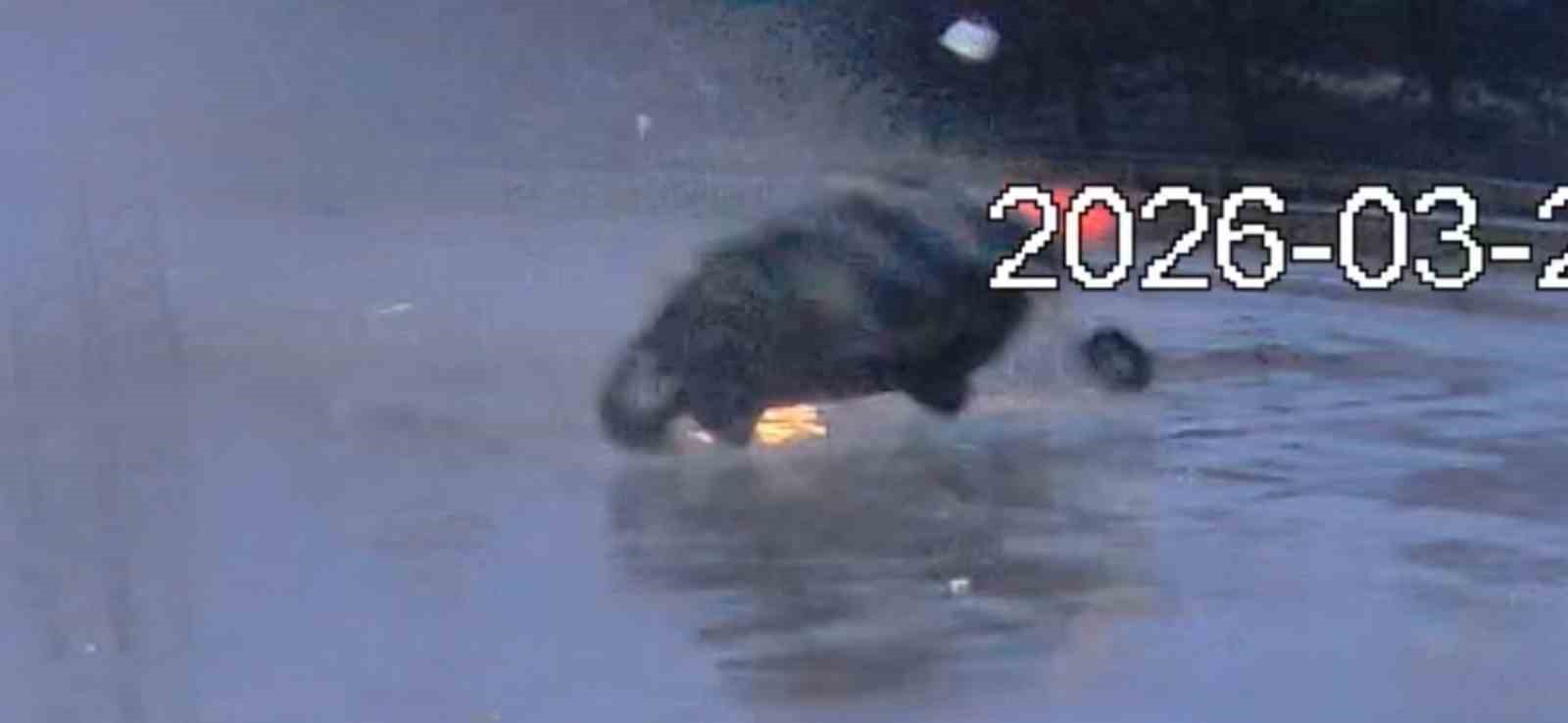 Otomobilin 60 metre boyunca defalarca takla attığı kaza kamerada
