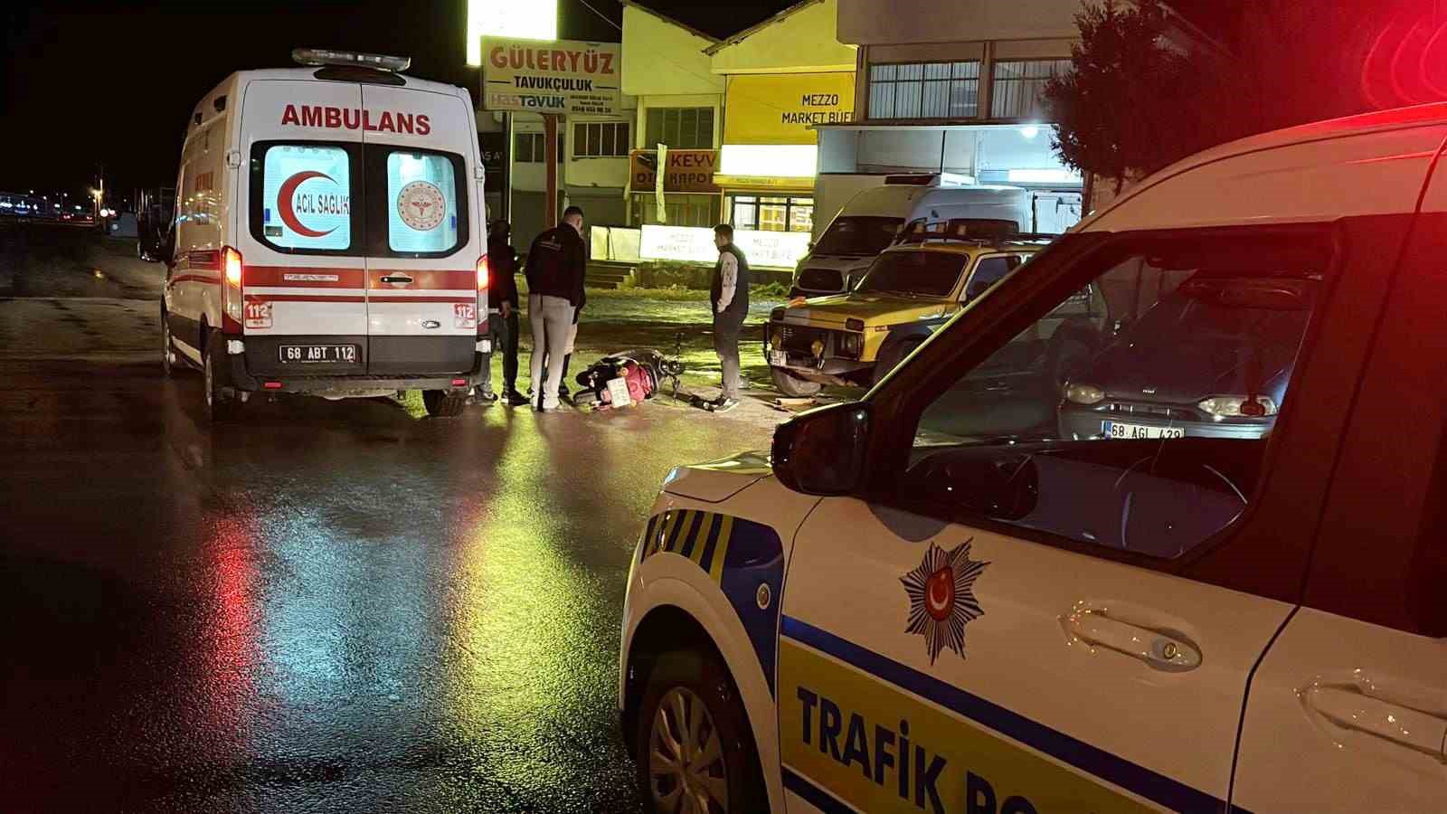 Otomobilin çarpıp kaçtığı motosiklet sürücüsü yaralandı
