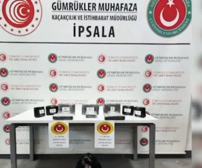 Otomobilin ön tamponunda 11 kilogram eroin ele geçirildi
